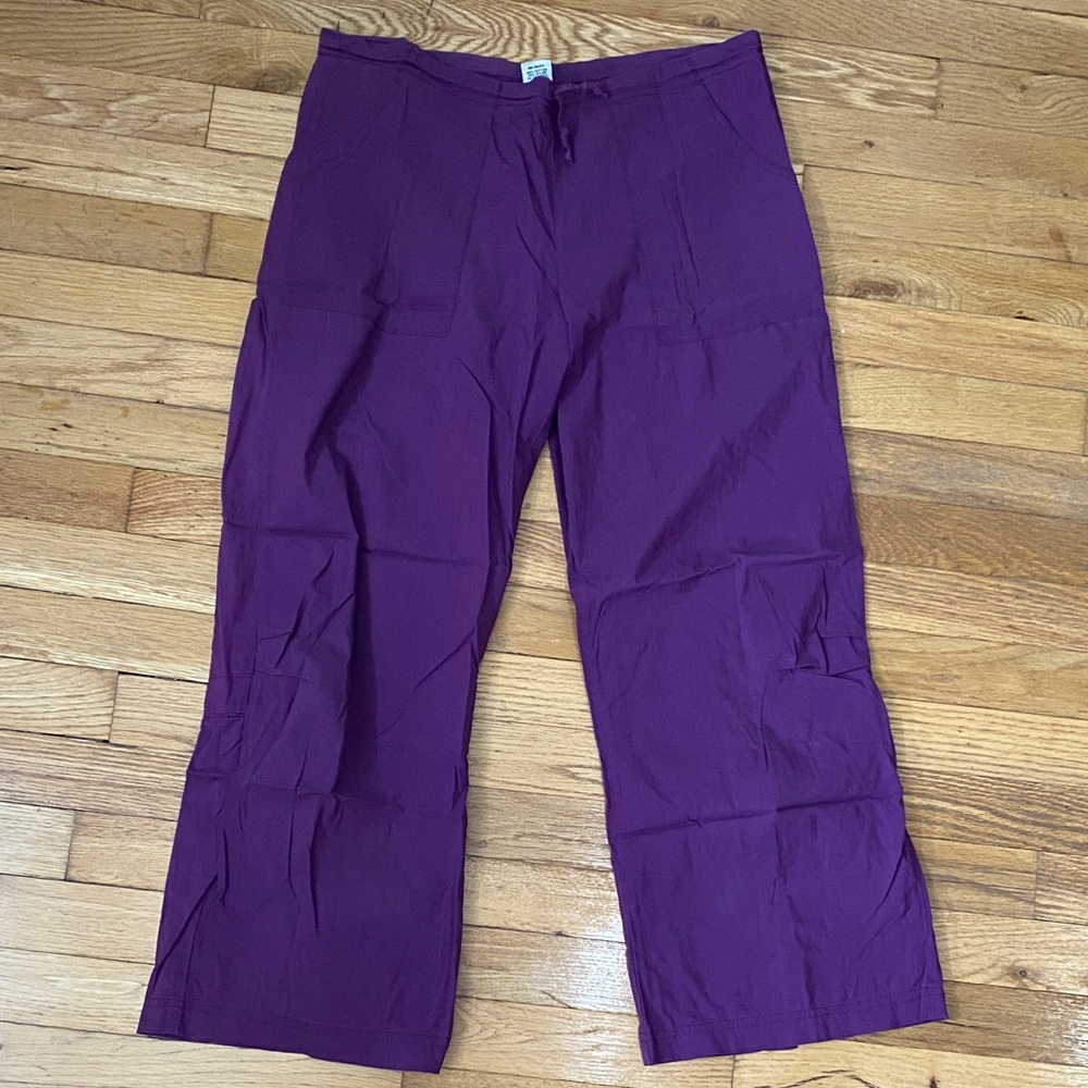 Be Present Yoga Pants Size Small Purple Back Slits 3/4 length used S